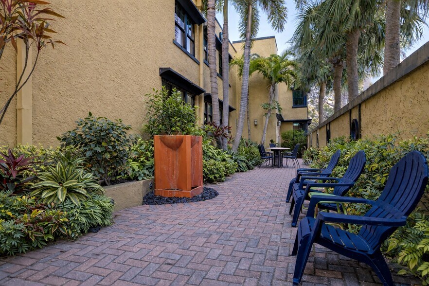 More Photos Of 721 1st Ave N, Saint Petersburg Office For Sale