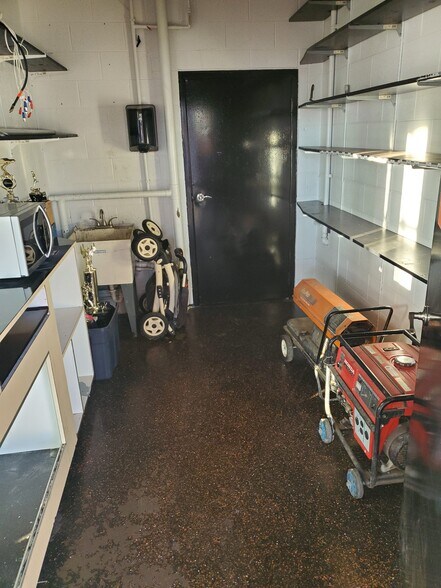 More Photos Of 1307 N Detroit St, Xenia Auto Repair For Sale