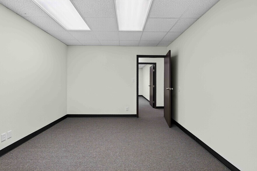 More Photos Of 12220 Rivera Rd, Whittier Warehouse For Lease