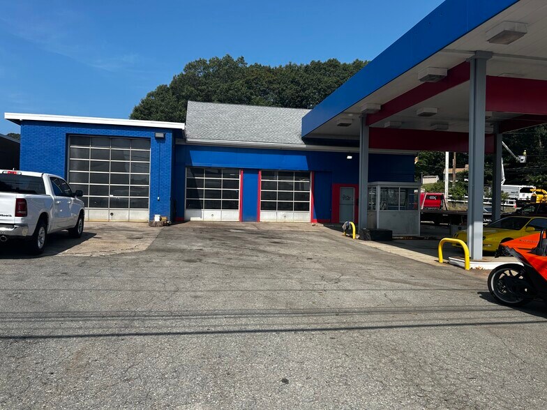 More Photos Of 1208 Smithfield Ave, Lincoln Warehouse For Sale