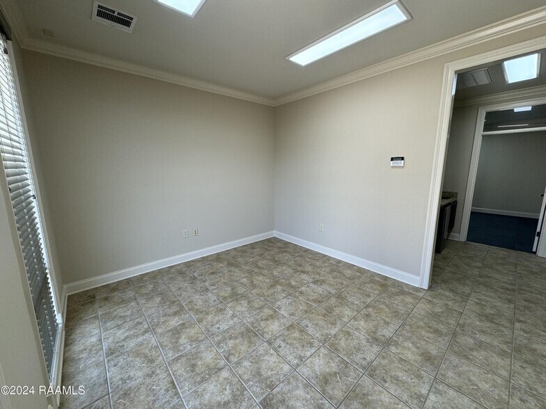 More Photos Of 103 Tas St, Scott Flex For Lease