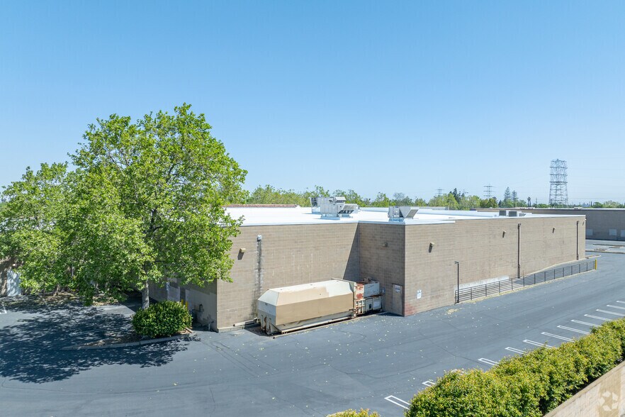 More Photos Of 7800-8010 Gerber Rd, Sacramento Unknown For Lease