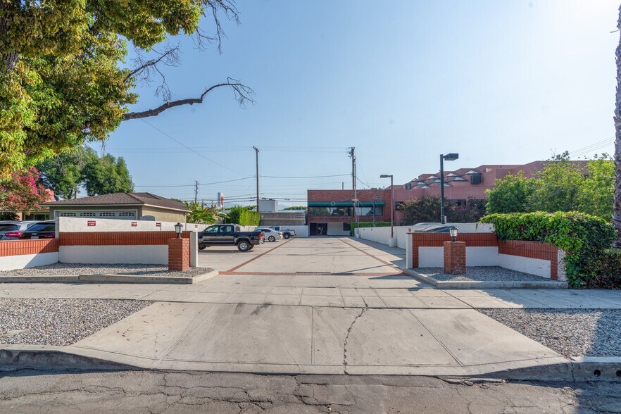 More Photos Of 1023 N Hollywood Way, Burbank Office For Lease