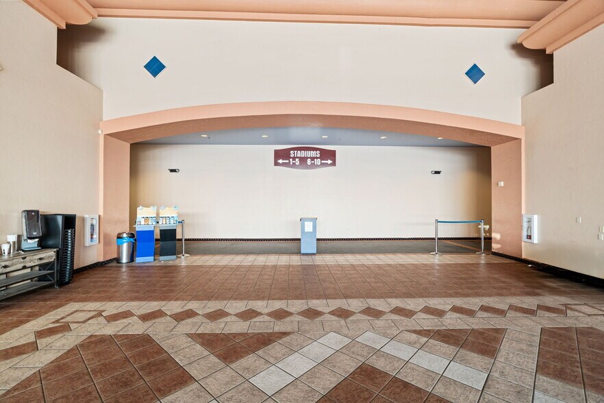 More Photos Of 400 Follett St, Lemoore Freestanding For Sale