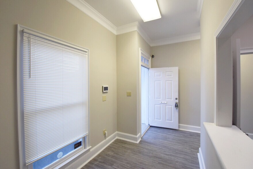 More Photos Of 109 N 85 Pky, Fayetteville Office For Lease