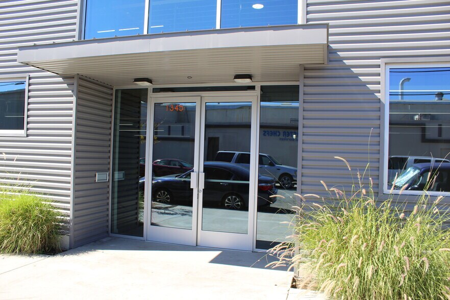 Primary Photo Of 1351 Orizaba Ave, Long Beach Warehouse For Lease