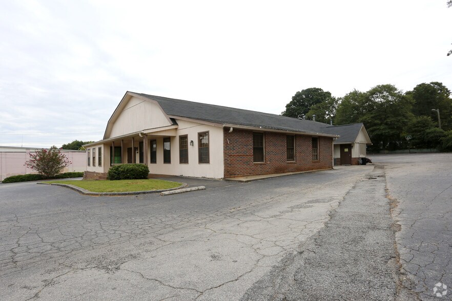 More Photos Of 909 SW Atlanta Rd, Gainesville Office For Lease
