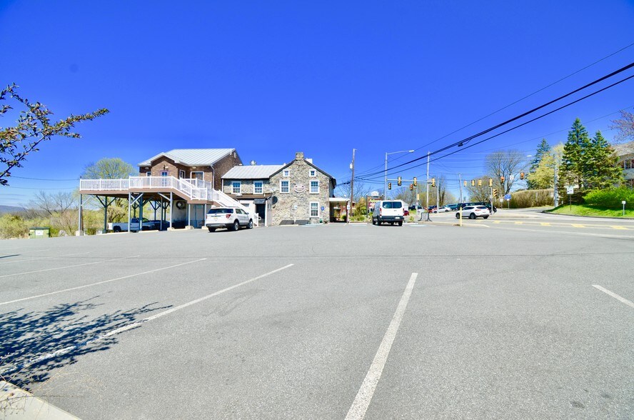 More Photos Of 1495 Farmington Ave, Pottstown General Retail For Sale