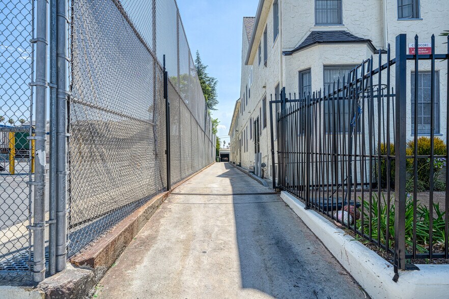 More Photos Of 248 S Hobart Blvd, Los Angeles Apartments For Sale