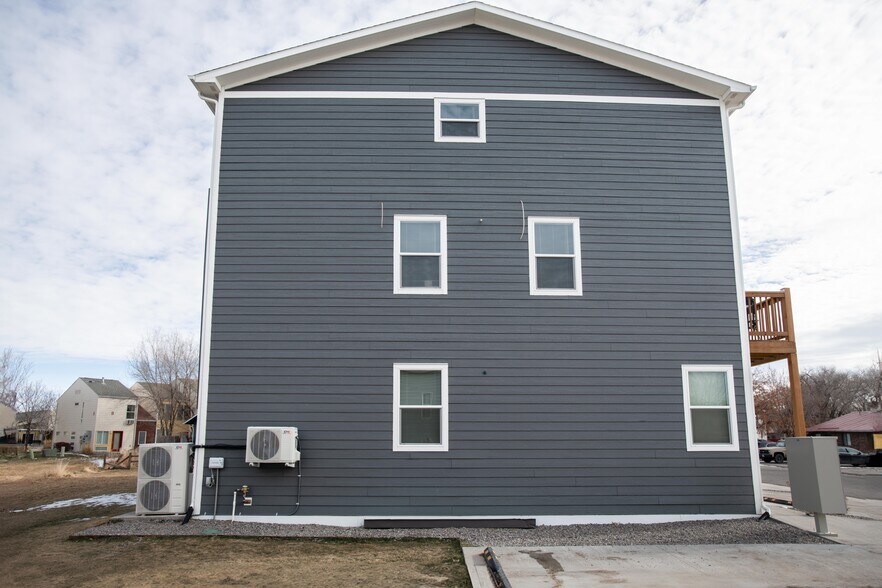 More Photos Of 708-724 Cedar Creek Ave, Montrose Apartments For Sale