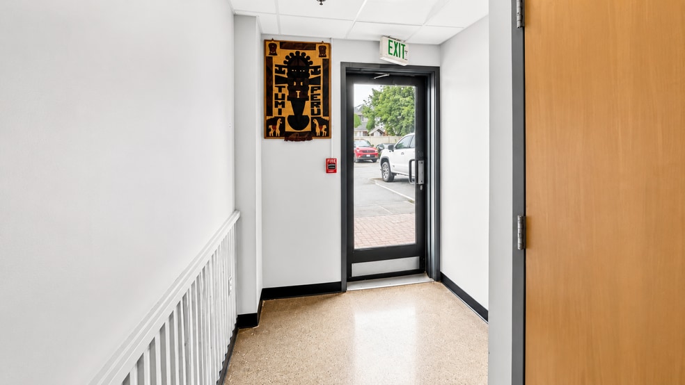 More Photos Of 2300 N Pershing Dr, Arlington Medical For Sale