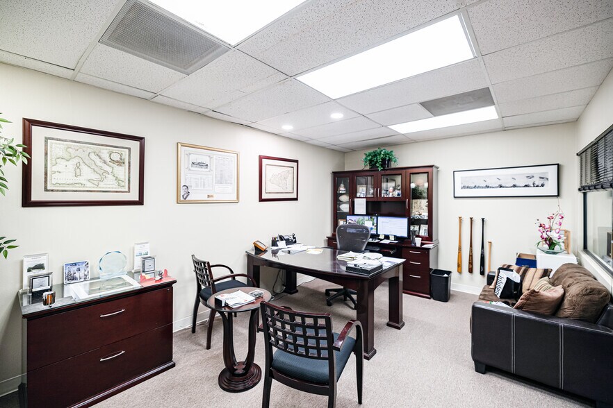 More Photos Of 23717 Hawthorne Blvd, Torrance Office For Lease