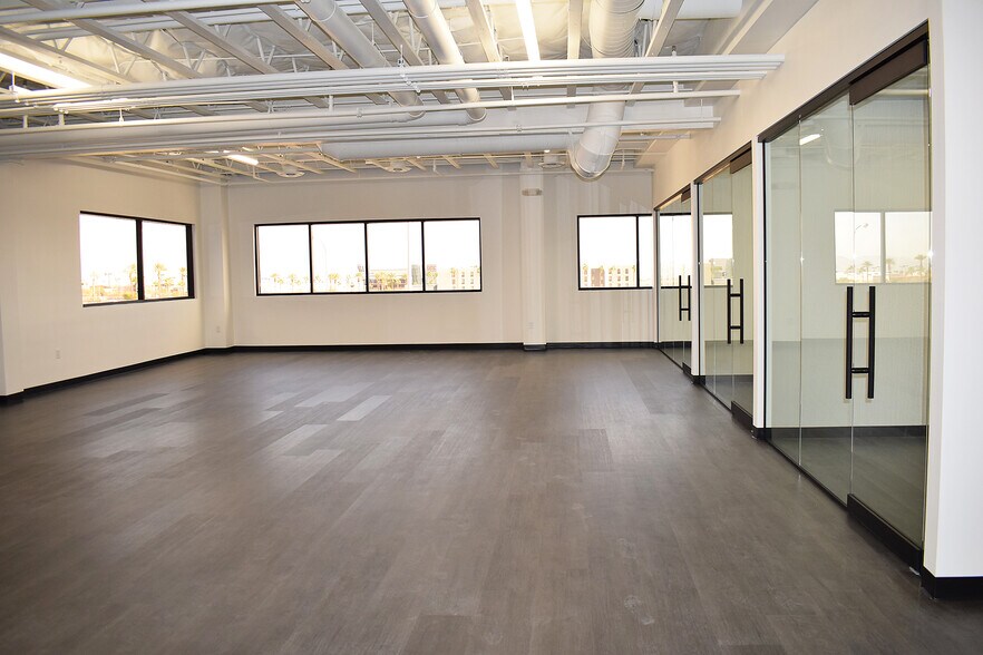 More Photos Of 4245 S Grand Canyon Dr, Las Vegas General Retail For Lease