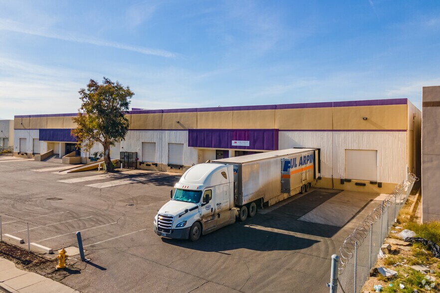 More Photos Of 214-220 N 47th Ave, Phoenix Warehouse For Lease