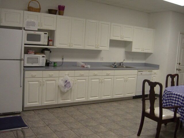 More Photos Of 110 Athens St, Tarpon Springs Light Manufacturing For Lease