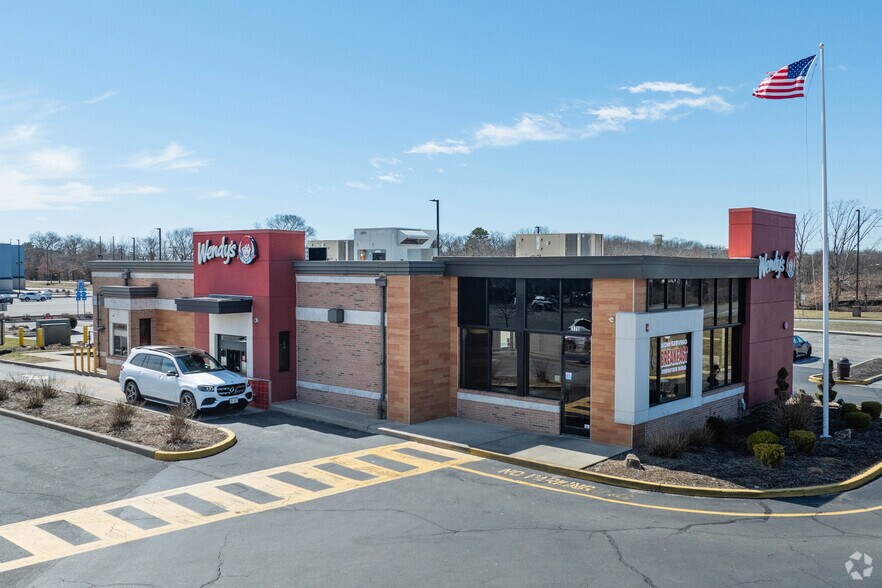 More Photos Of 175-185 Morris Ave, Holtsville Unknown For Lease