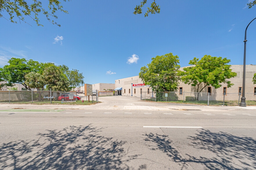 More Photos Of 1959 Dr Martin Luther King Jr Blvd, Pompano Beach Warehouse For Lease