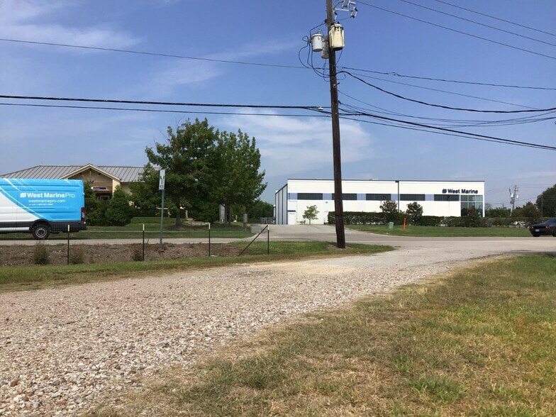 More Photos Of 921 Lawrence Rd, Kemah Industrial For Sale
