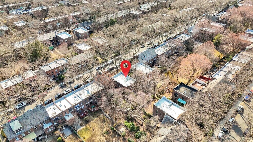 More Photos Of 3930 45th St, Sunnyside Apartments For Sale