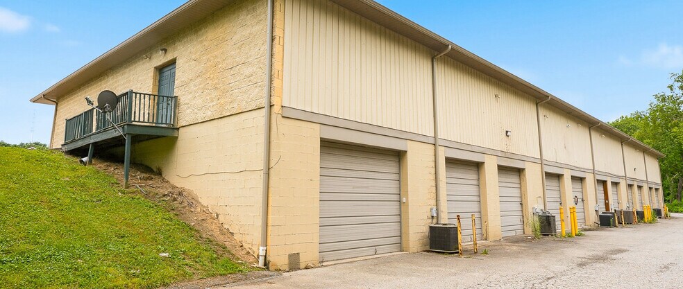 More Photos Of 6 Oliver Rd, Uniontown Freestanding For Lease