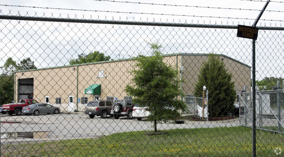More Photos Of 3317 Business Center Dr, Chesapeake Service For Lease