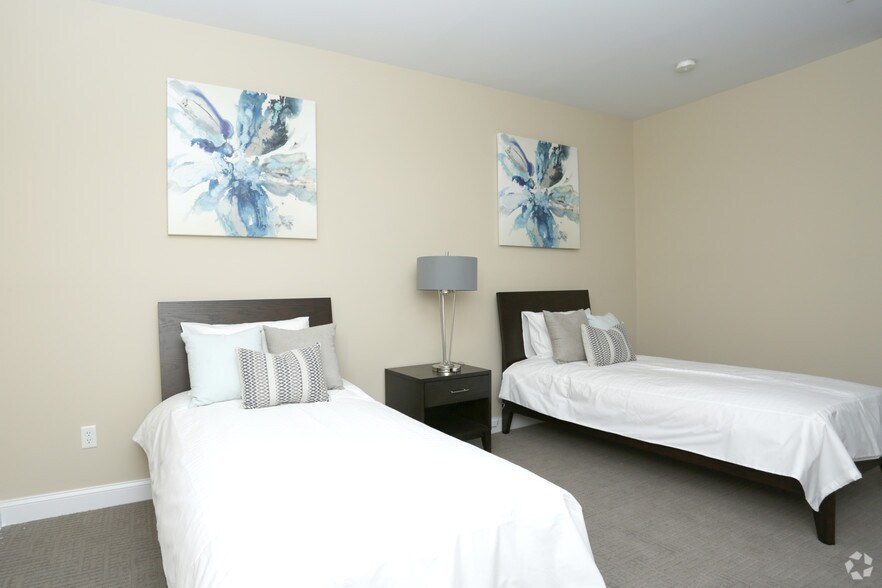 More Photos Of 415-419 Cedar Bridge Ave, Lakewood Apartments For Lease