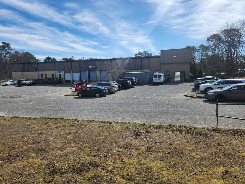 More Photos Of 1885 Swarthmore Ave, Lakewood Manufacturing For Sale