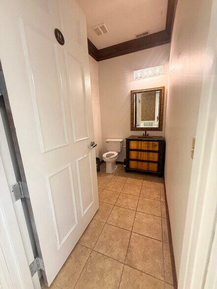 More Photos Of 7161 Lee Hwy, Chattanooga Medical For Sale