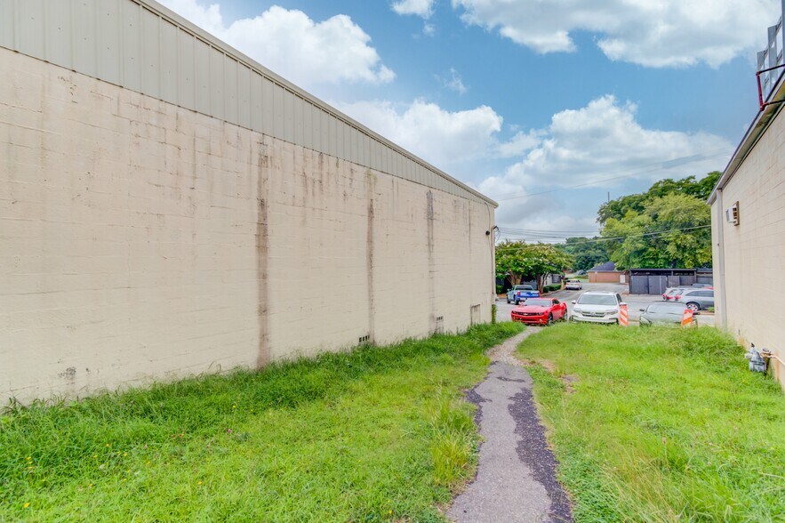 More Photos Of 115 W Court House Sq, Cumming Medical For Sale