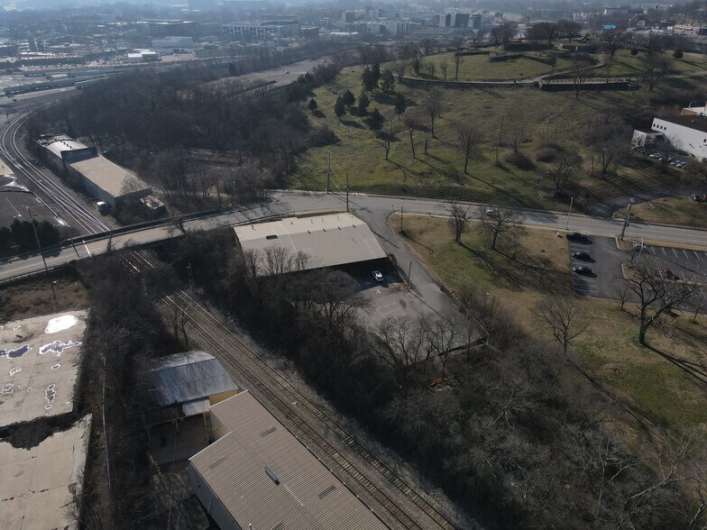 More Photos Of 924 Vine St, Nashville Warehouse For Sale