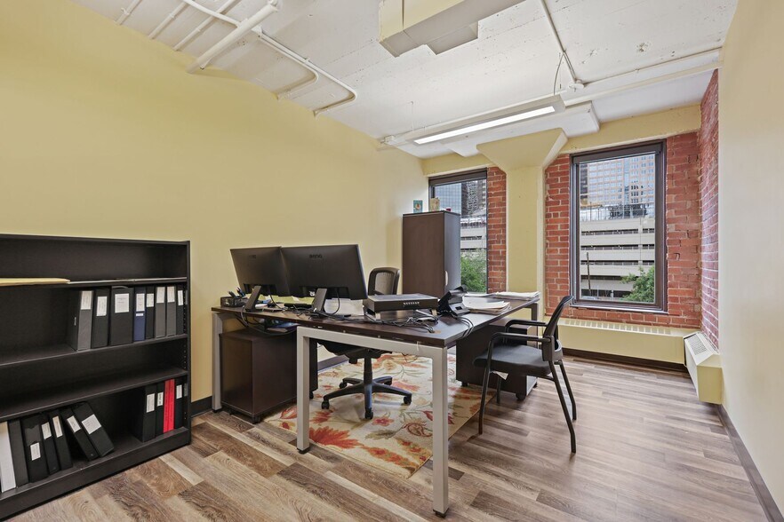 More Photos Of 322 11th Ave SW, Calgary Office For Lease