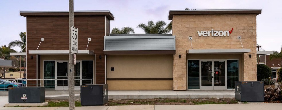 More Photos Of 1260 E Vista Way, Vista Freestanding For Sale