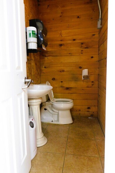 More Photos Of 10679 State Highway 56, Sherman Industrial For Lease