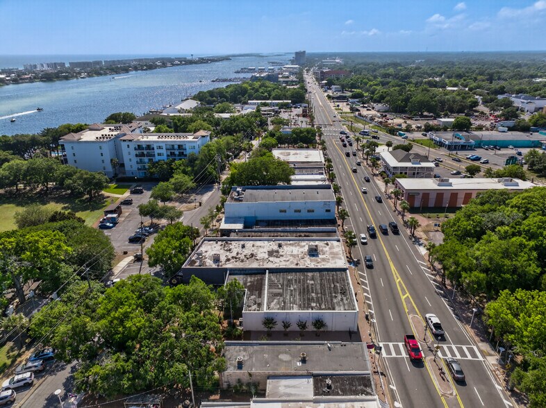 More Photos Of 142 & 144 US-98 Miracle Strip Pky, Fort Walton Beach Storefront For Sale