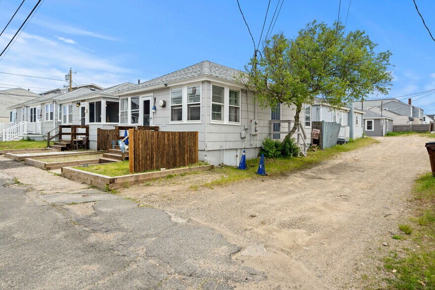 More Photos Of 14 Vermont St, Salisbury Multifamily For Sale
