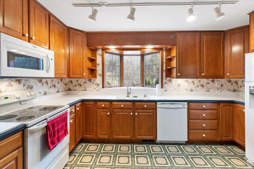 More Photos Of 1356 Coopers Cove Rd, Hardy Specialty For Sale