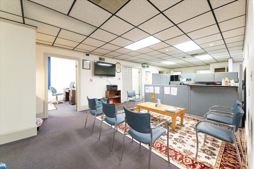 More Photos Of 28-30 W Washington St, Hagerstown Office For Sale