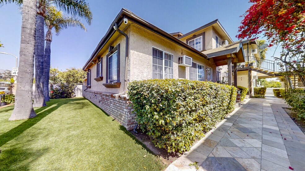 More Photos Of 13226 Paxton St, Pacoima Apartments For Sale