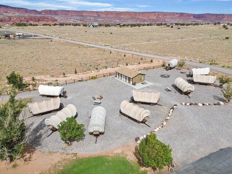 More Photos Of 955 E Utah State Route 24, Torrey Hotel For Sale