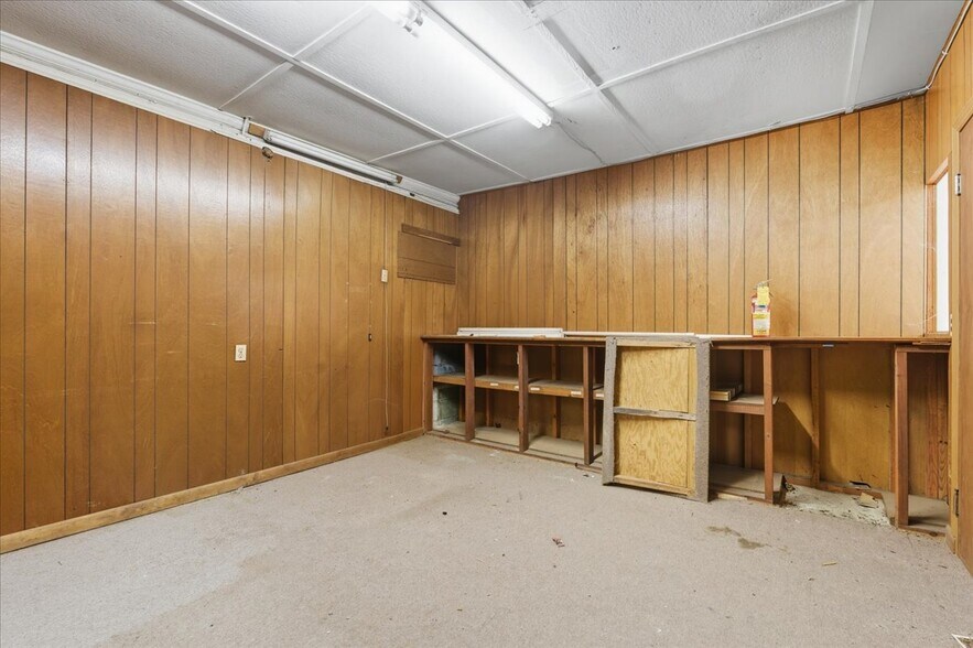 More Photos Of 778 Westover Dr, Danville Flex For Sale