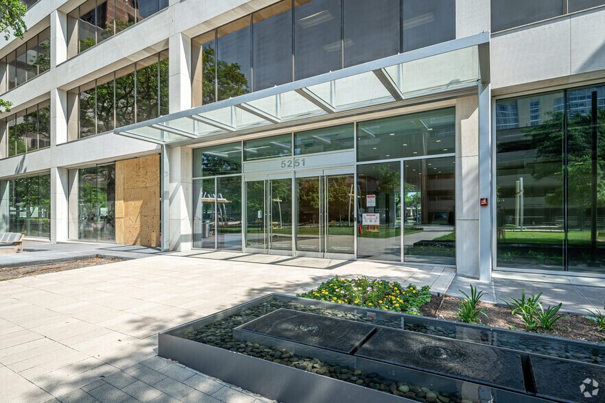 More Photos Of 5251 Westheimer Rd, Houston Unknown For Lease