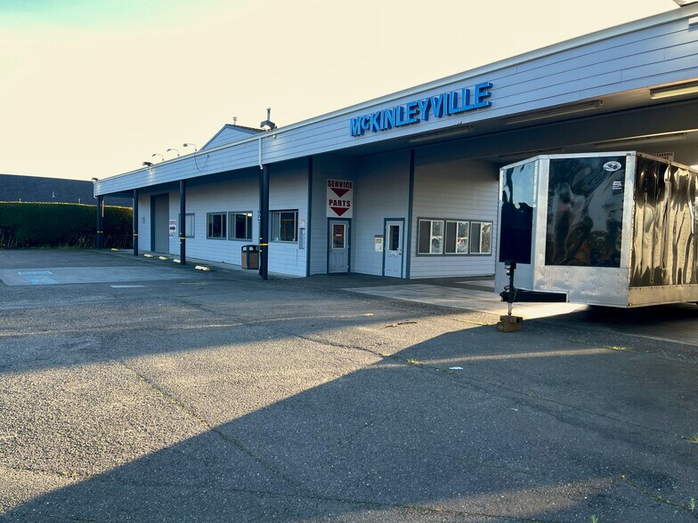 More Photos Of 1900 Central Ave, Mckinleyville Auto Dealership For Sale
