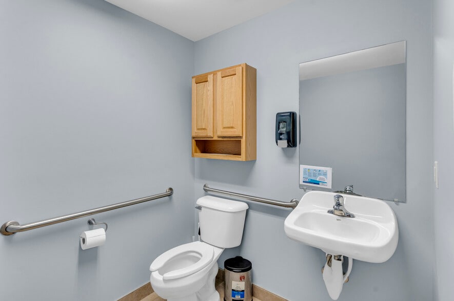 More Photos Of 113 S East Ave, Jackson Medical For Lease