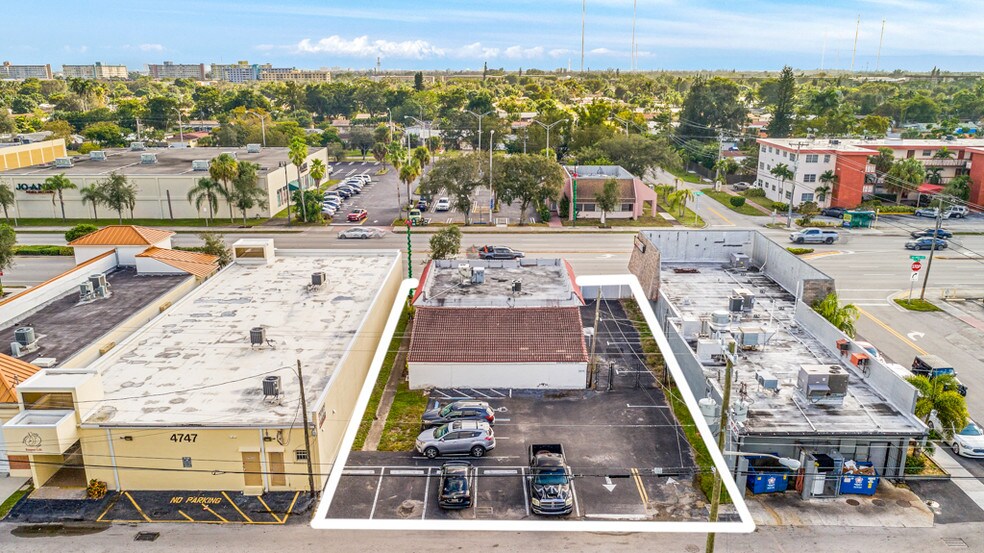 More Photos Of 4749 Hollywood Blvd, Hollywood Storefront Retail Office For Sale