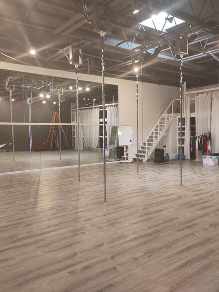 More Photos Of 6655 Arapahoe Rd, Boulder Warehouse For Lease