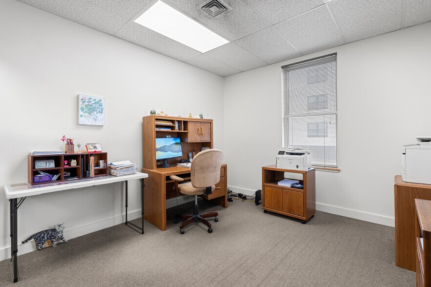 More Photos Of 1074 Massachusetts Ave, Arlington Office For Sale