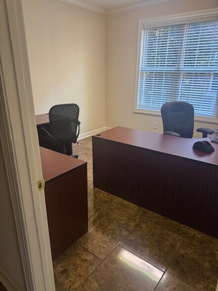 More Photos Of 11539 Park Woods Cir, Alpharetta Office For Lease