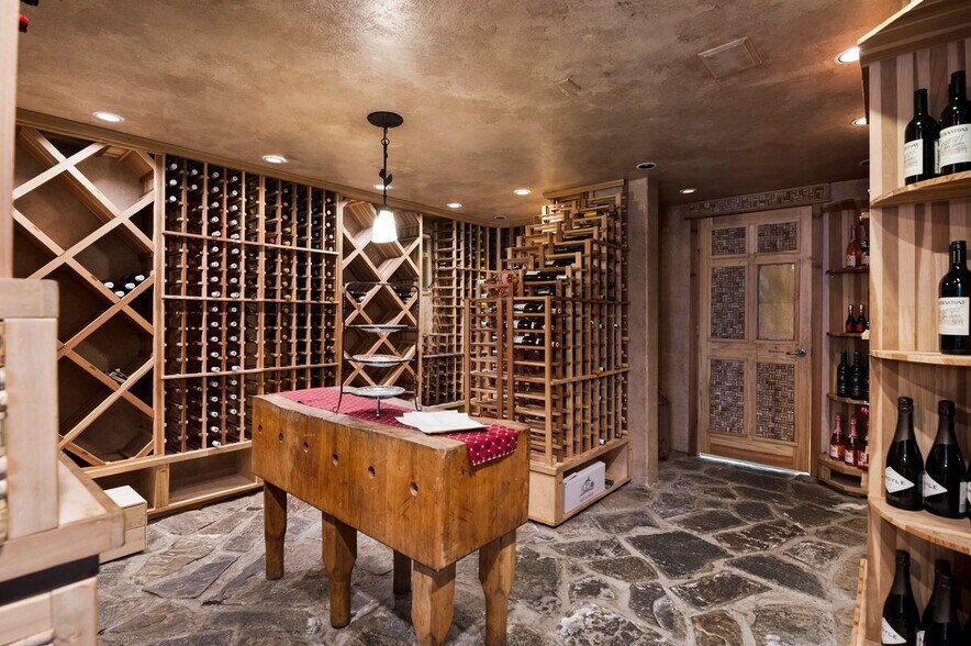 More Photos Of 39 Interlaken Ave, Lake Placid Hotel For Sale