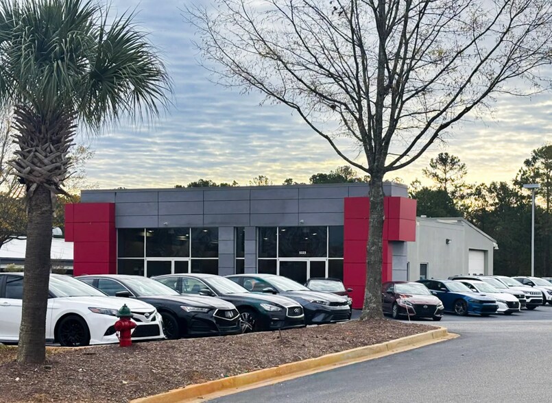 Primary Photo Of 5223 Sunset Blvd, Lexington Auto Dealership For Sale