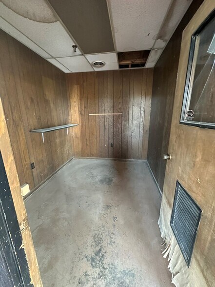 More Photos Of 1662 Murfreesboro Rd, Woodbury General Retail For Sale